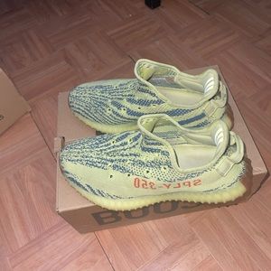 Yeezy boost 350 v2 semi frozen